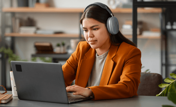 A transcriptionist delivering high quality transcription services in Scottsdale, at affordable rates with accurate results.