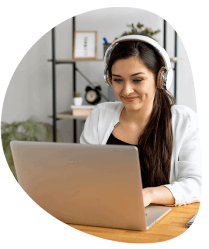 Client benefiting from the key advantages of Academic transcription services like time saving, accuracy and accessibility.