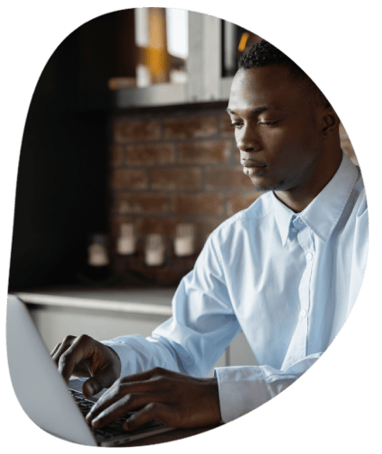 The expert works to connect different cultural communities with Ari translation services, ensuring effective communication.