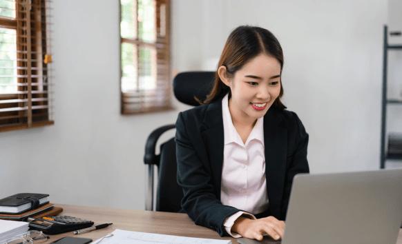 A professional translation expert delivers accurate legal, business and medical translations to customers.