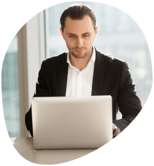 Translator providing a clear breakdown of manuscript translation cost, ensuring customers understand their pricing structure.