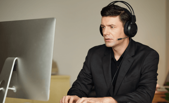 A professional providing Presentation Voice Over services to deliver a clear and engaging message in the US market.
