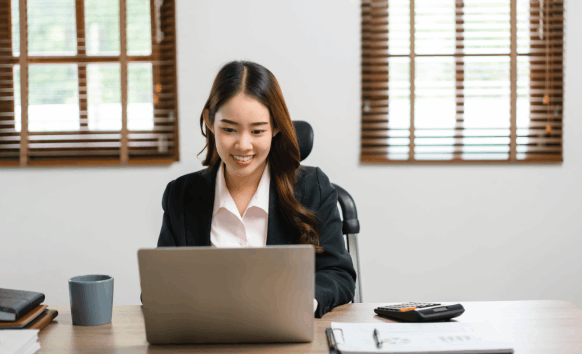 A professional translator delivering high quality Dia Translation Services ensuring cultural relevance and accuracy.