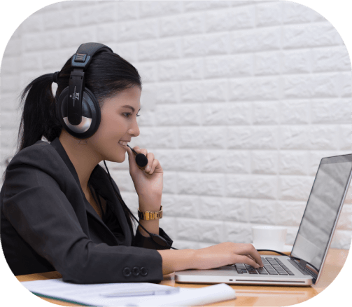 The professional transcriptionist offers language transcription services to meet diverse customer needs.