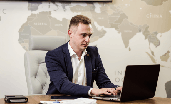 Professional translator providing UI translation enhance global user experiences, ensuring accurate language adaptation.