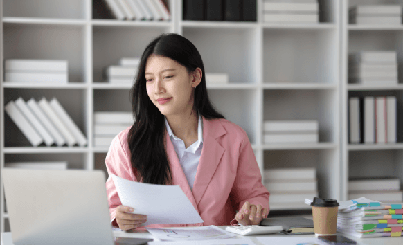 Translator providing certified multilingual translation services in San Bernardino, ensuring accurate, secure translations.