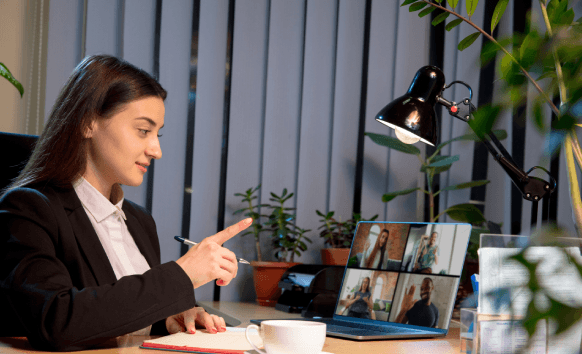 Translator working on video translation services US, ensuring precise multilingual adaptation for marketing campaigns.