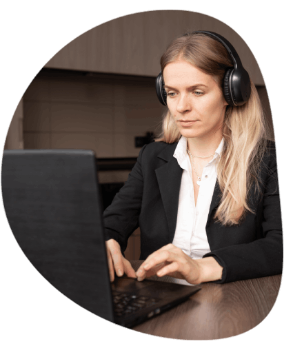 Transcriptionist explaining why clients should choose us for top tier Entertainment transcription and quick turnaround.